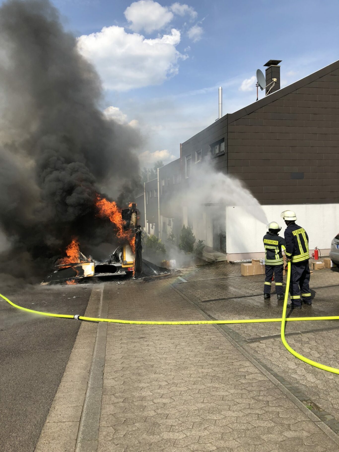 Brand Paketfahrzeug IGB