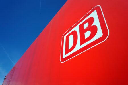DB-Logo an einer Vectron