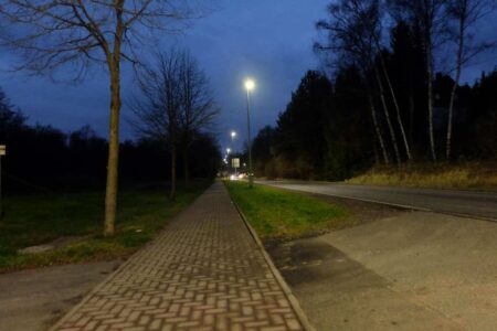 Die neue LED-Beleuchtung in der Kreisstraße in Landsweiler-Reden | Bild: Gemeinde Schiffweiler/ Martina Puhl-Krapf
