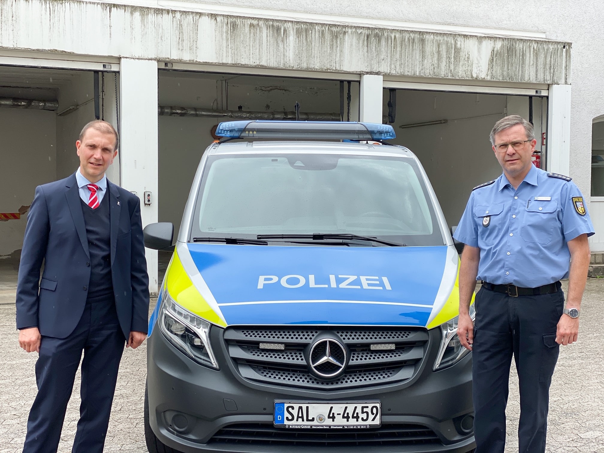 Oberbürgermeister Dr. Ulli Meyer und der stellv. Leiter der Polizeiinspektion St. Ingbert Thorsten Towae | Bild: G. Faragone