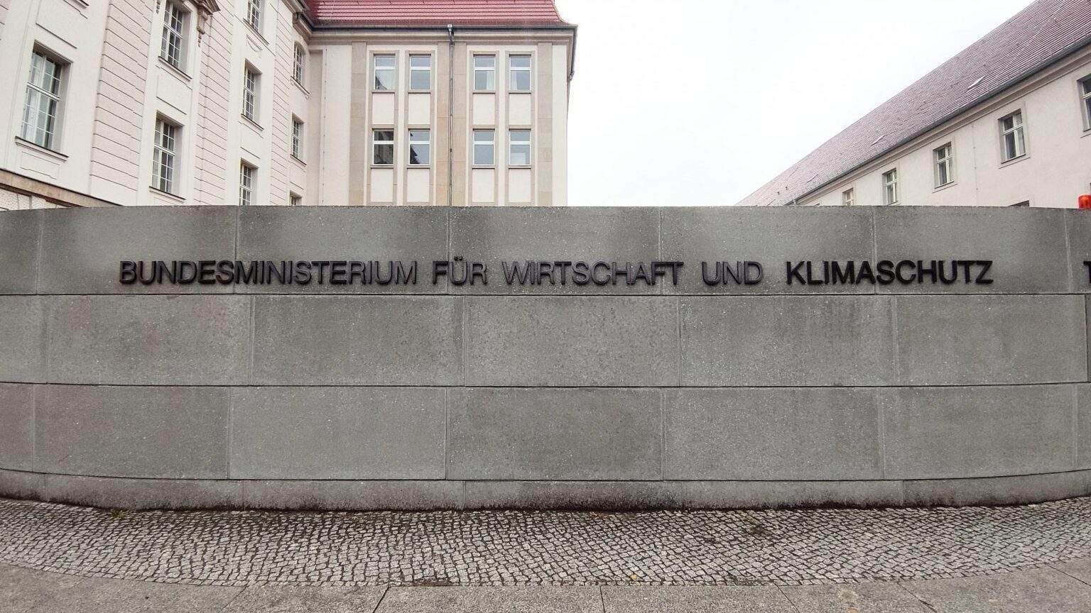 Wirtschaftsministerium plant Testzentrum für KI-Roboter dts image 16668 abibmncccs 3432 1920 1080